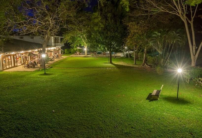 Отель The Lakeside At Nuwarawewa