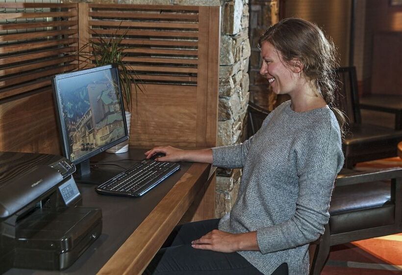 호텔 Listel Whistler, A Coast