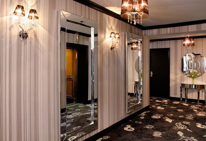 The Lord Nelson Hotel & Suites