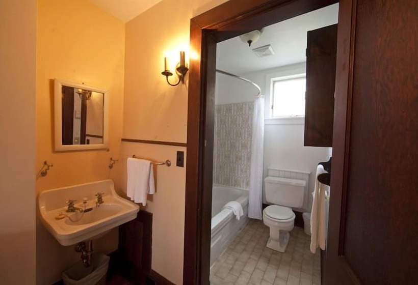 فندق The Normaway Inn