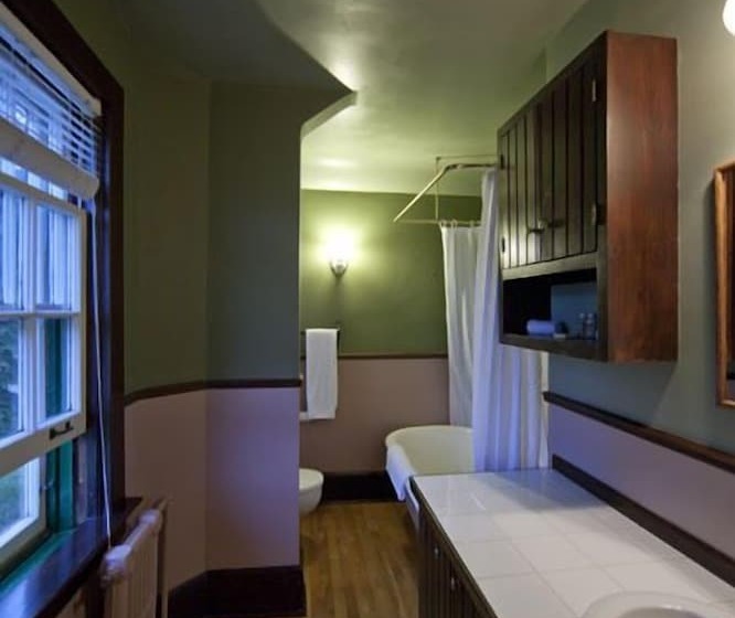 فندق The Normaway Inn