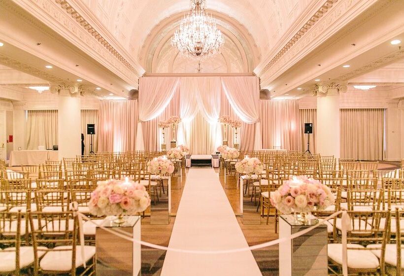 Отель The Omni King Edward