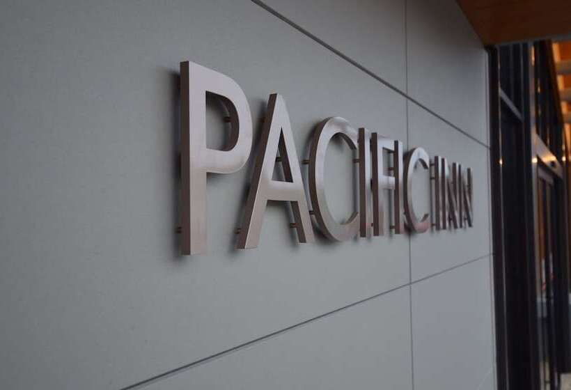 בית מלון כפרי The Pacific Inn