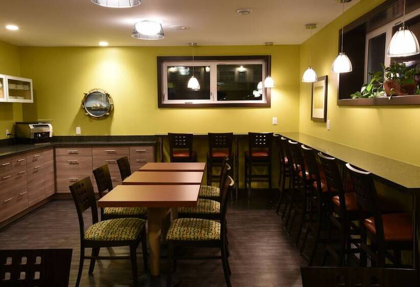 בית מלון כפרי The Pacific Inn