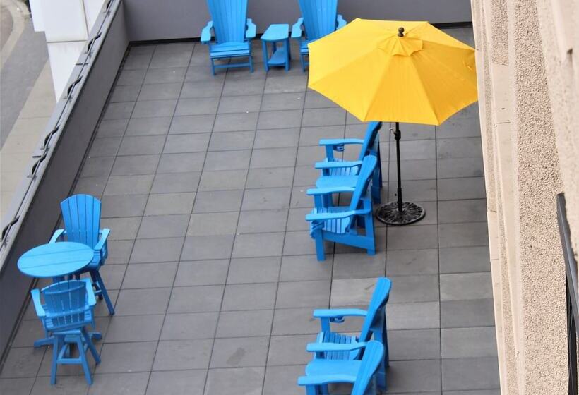 בית מלון כפרי The Royal Anne