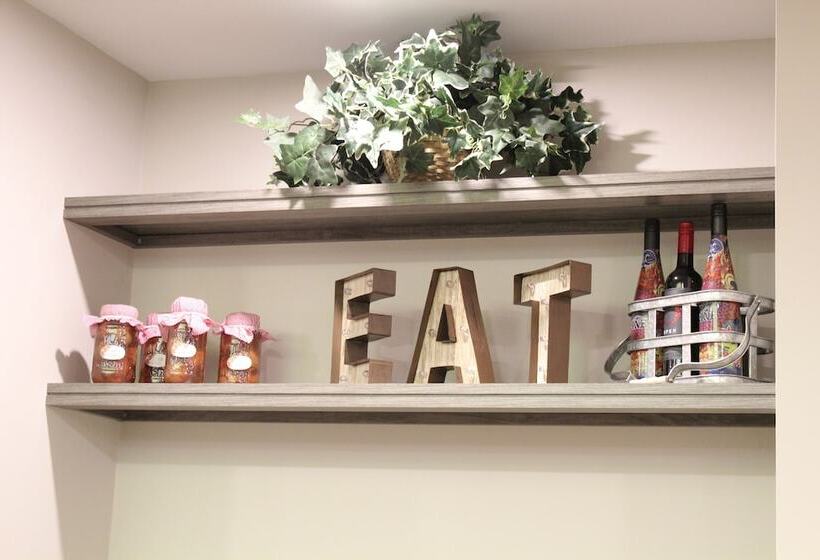 בית מלון כפרי The Royal Anne