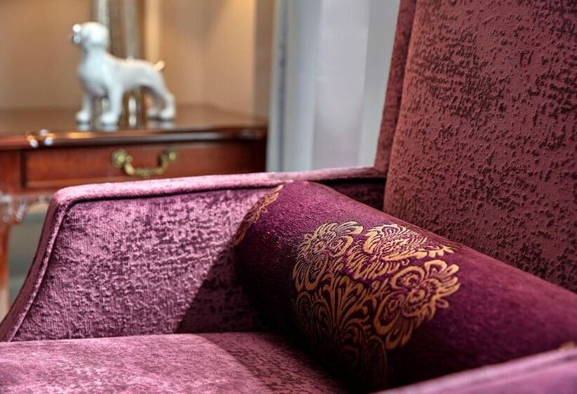 The Hotel Saskatchewan, Autograph Collection