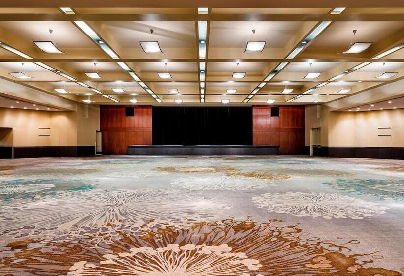 בית מלון כפרי The Westin Harbour Castle, Toronto