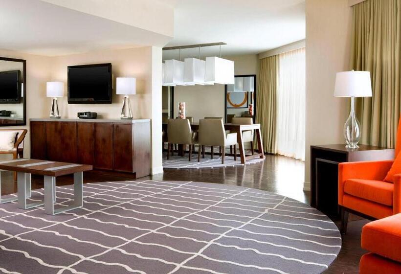 ホテル The Westin Ottawa