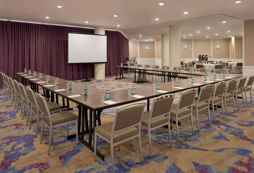 호텔 The Westin Toronto Airport