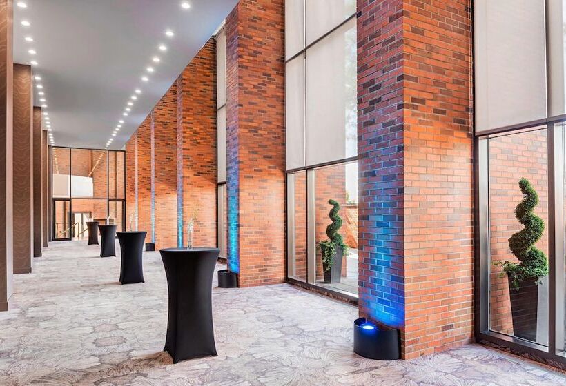 호텔 The Westin Toronto Airport