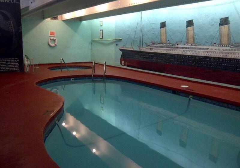 בית מלון כפרי Three Valley Lake Chateau