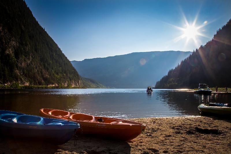 בית מלון כפרי Three Valley Lake Chateau