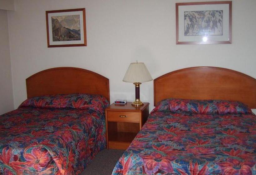 فندق Town And Mountain