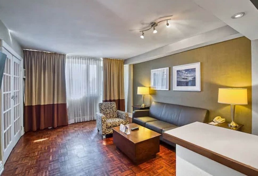 Отель Town Inn Suites