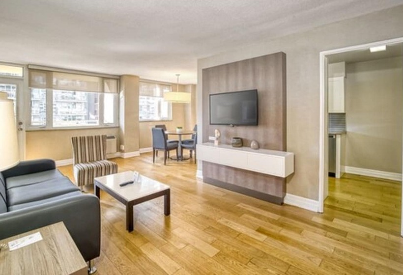 Отель Town Inn Suites