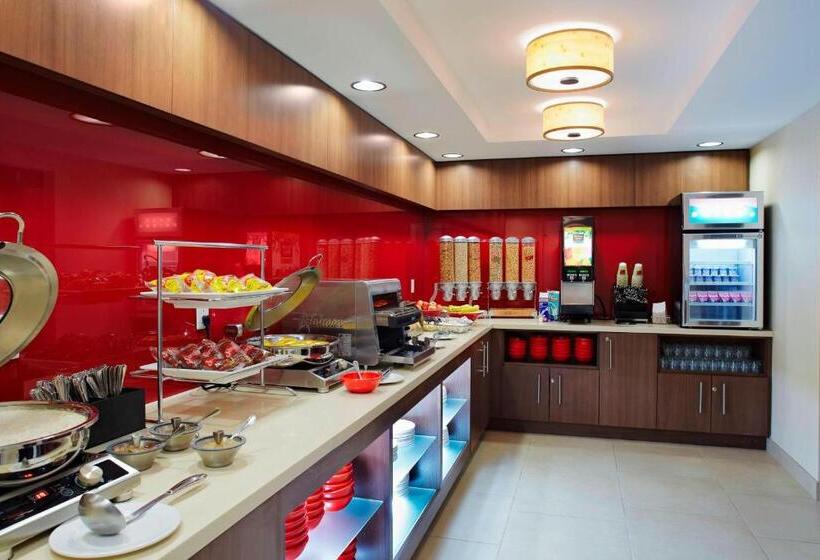ホテル Towneplace Suites By Marriott Mississaugaairport Corporate Centre