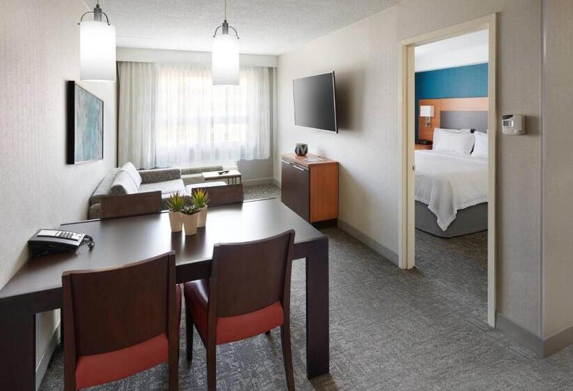 ホテル Towneplace Suites By Marriott Mississaugaairport Corporate Centre