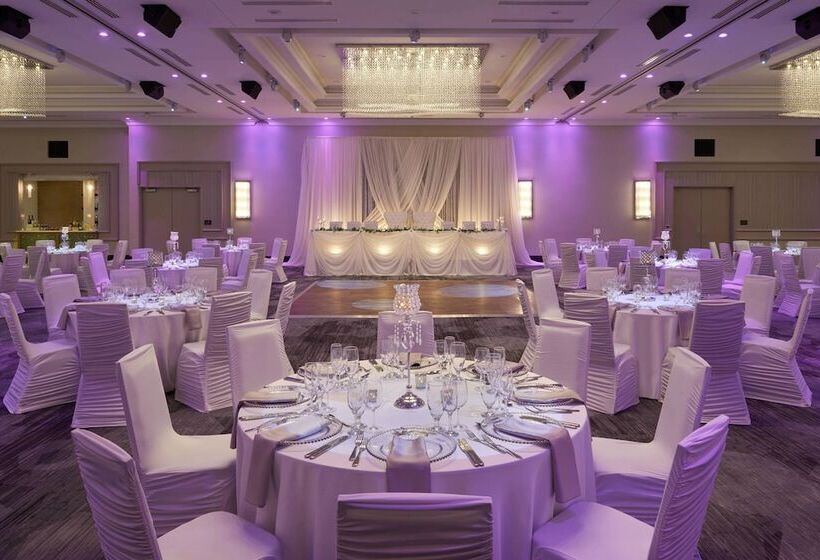 فندق Towneplace Suites By Marriott Oshawa