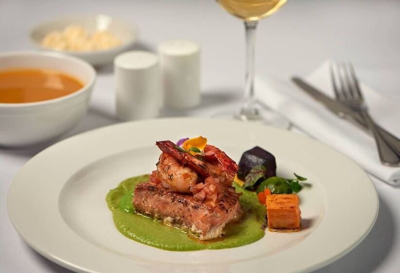 فندق Towneplace Suites By Marriott Oshawa