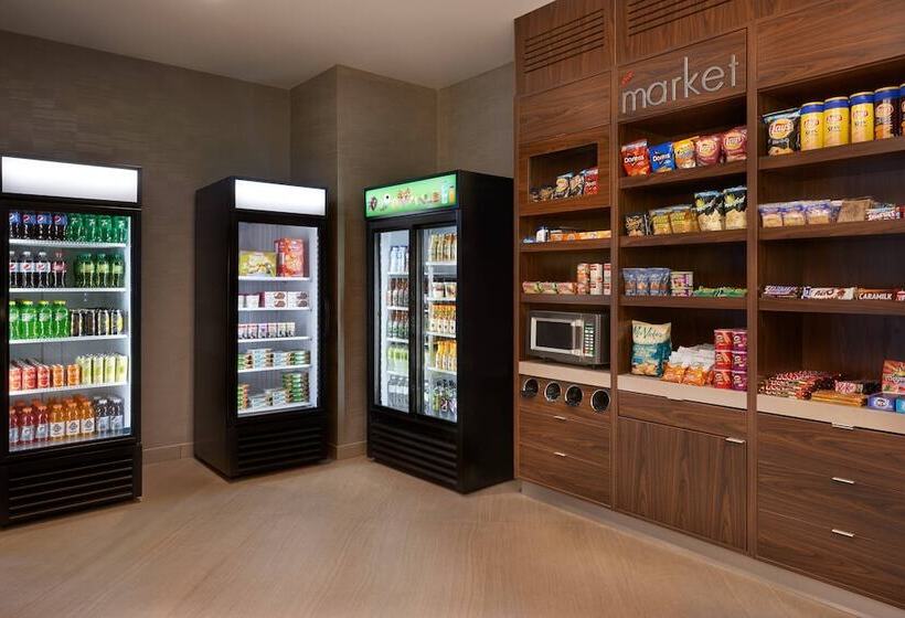 فندق Towneplace Suites By Marriott Oshawa