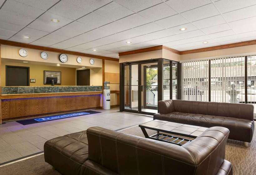 فندق Travelodge By Wyndham Kenora