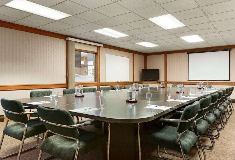 فندق Travelodge By Wyndham Kenora