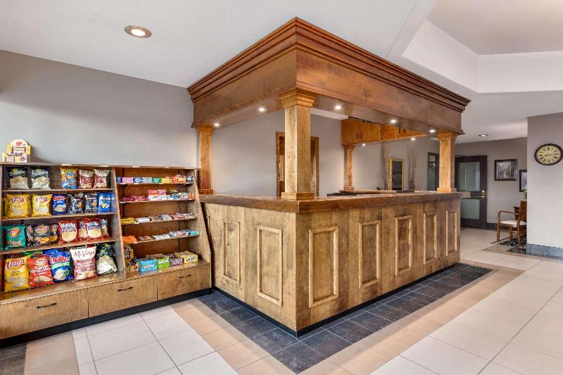 בית מלון כפרי Travelodge By Wyndham Kingston Lasalle