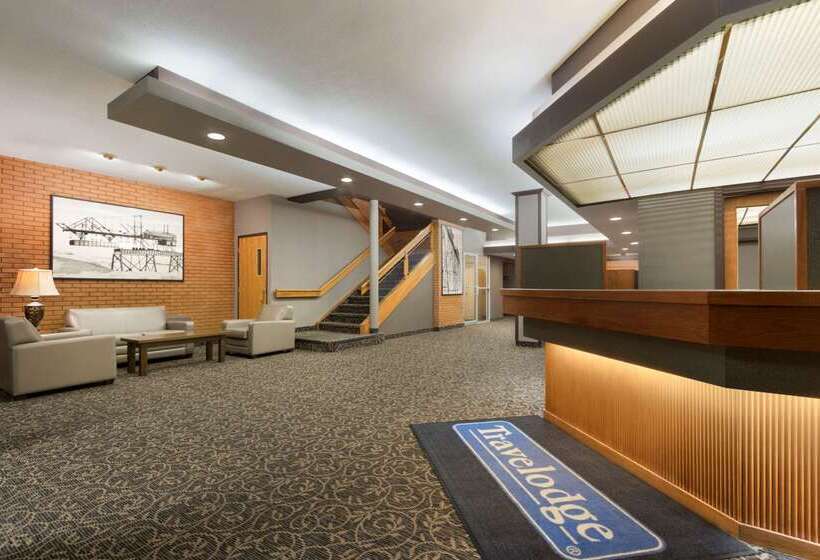 בית מלון כפרי Travelodge By Wyndham Lethbridge