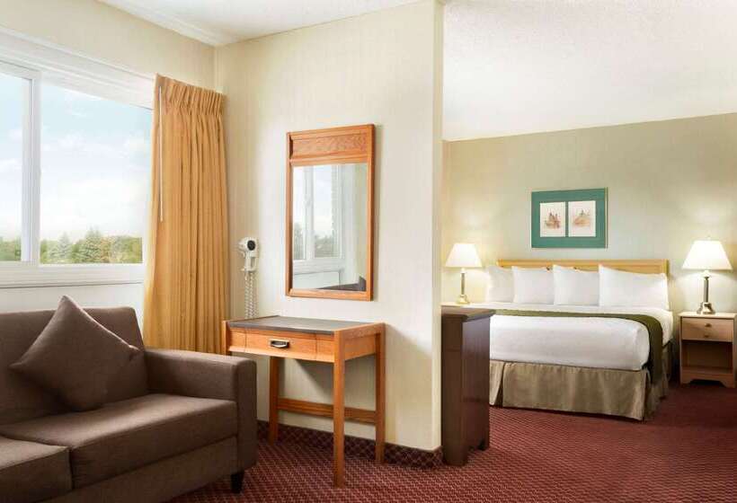 בית מלון כפרי Travelodge By Wyndham Lethbridge