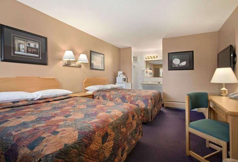 בית מלון כפרי Travelodge By Wyndham Moose Jaw
