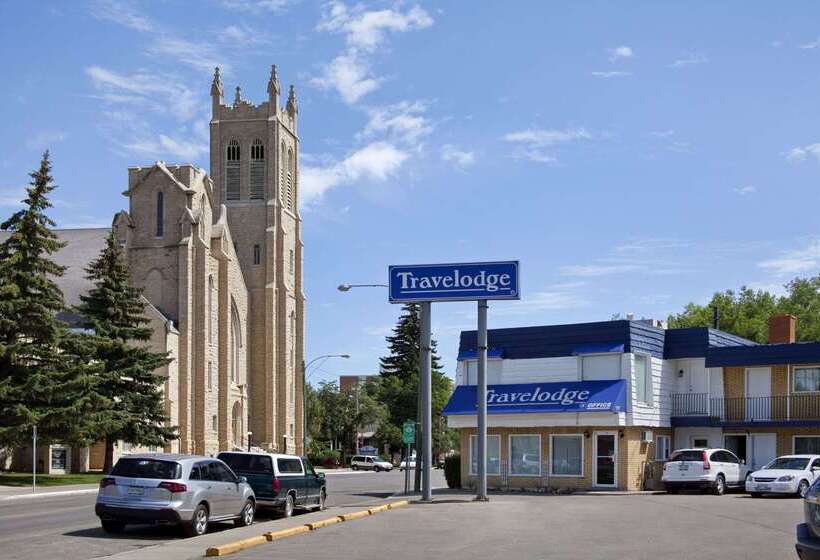 בית מלון כפרי Travelodge By Wyndham Moose Jaw
