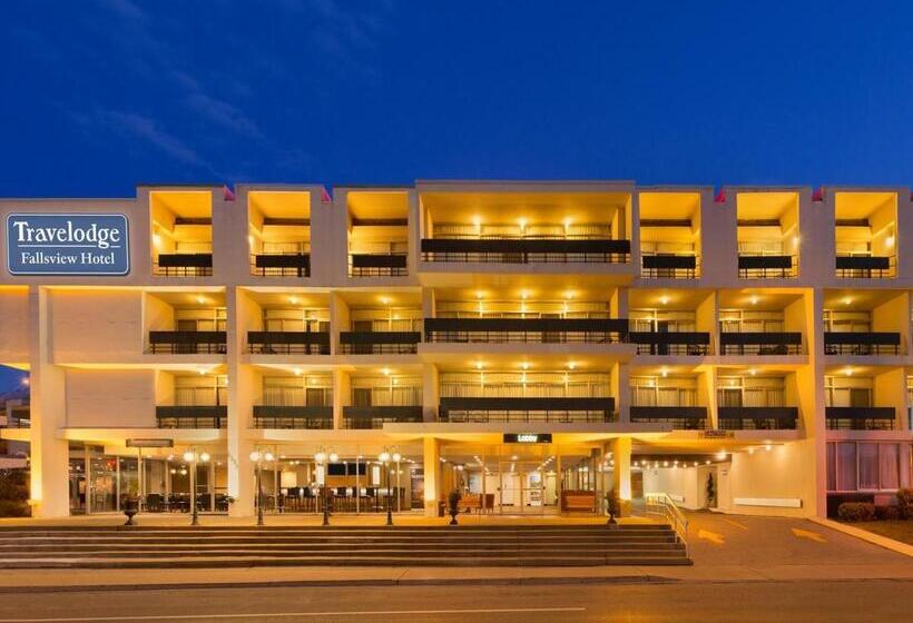 Отель Travelodge By Wyndham Niagara Falls Fallsview