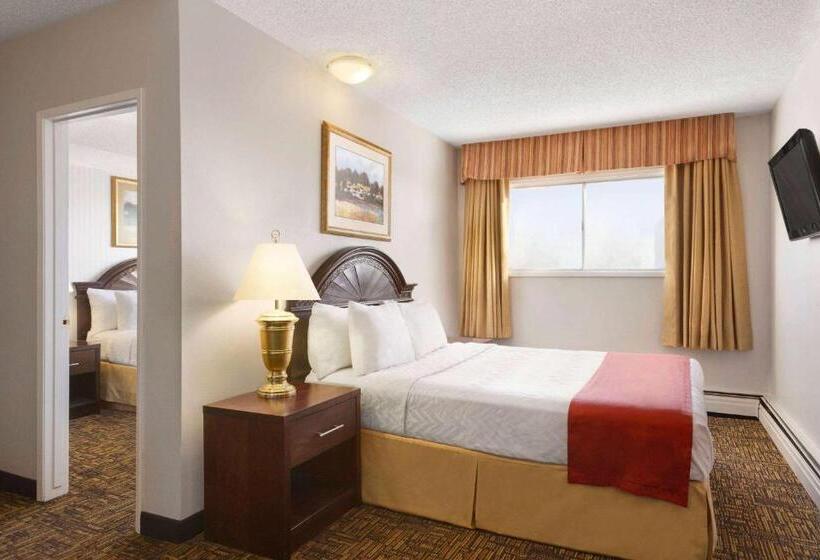 בית מלון כפרי Travelodge By Wyndham North Battleford