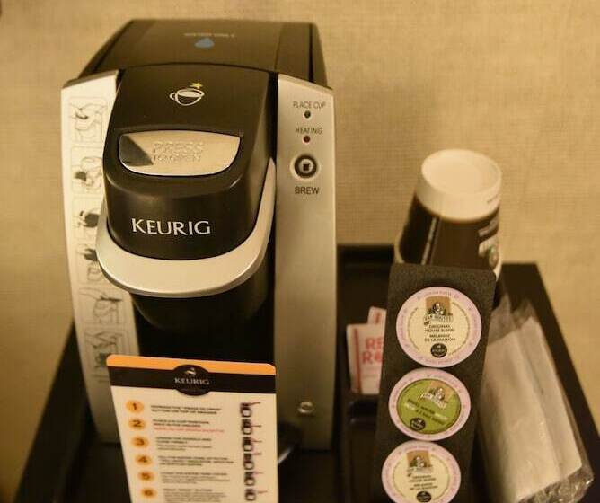 בית מלון כפרי Travelodge By Wyndham North Battleford