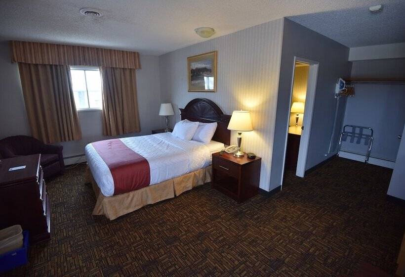 בית מלון כפרי Travelodge By Wyndham North Battleford