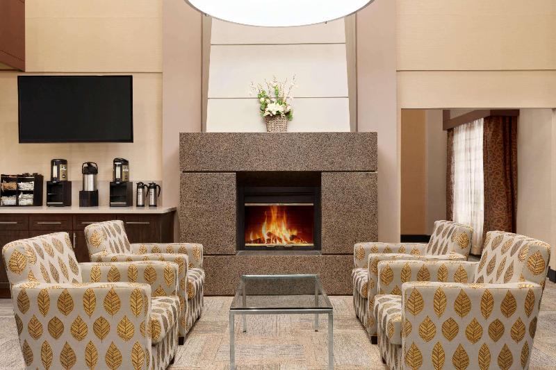 فندق Travelodge By Wyndham Oshawa Whitby