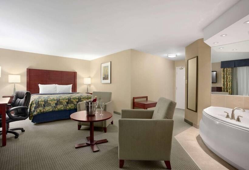 فندق Travelodge By Wyndham Oshawa Whitby