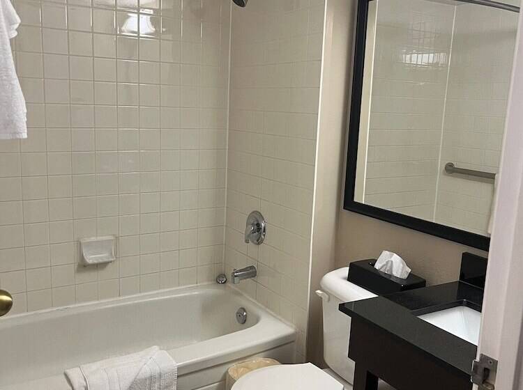 酒店 Travelodge By Wyndham Ottawa East