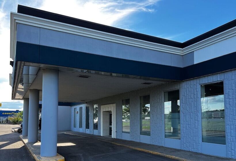 ホテル Travelodge By Wyndham Regina