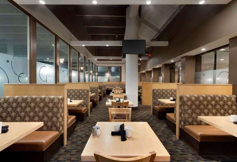 Travelodge Hotel By Wyndham Saskatoon