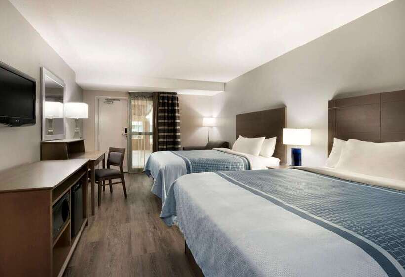 Travelodge Hotel By Wyndham Saskatoon