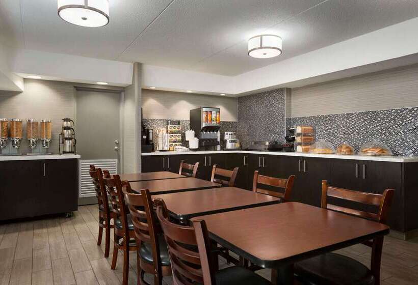 فندق Travelodge By Wyndham Toronto East