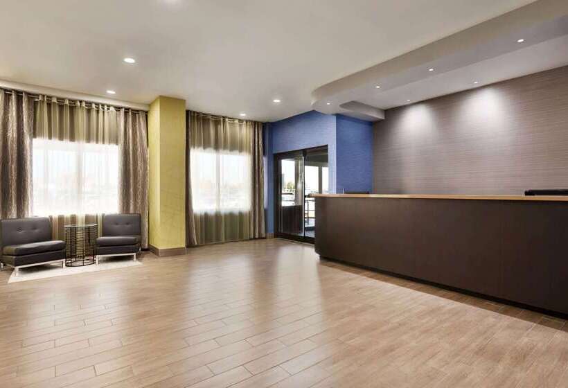 فندق Travelodge By Wyndham Toronto East