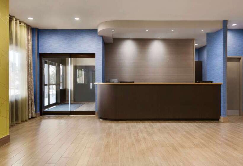 فندق Travelodge By Wyndham Toronto East