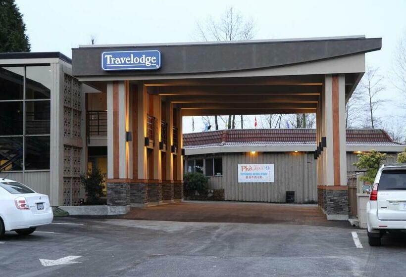 Отель Travelodge By Wyndham Vancouver Lions Gate