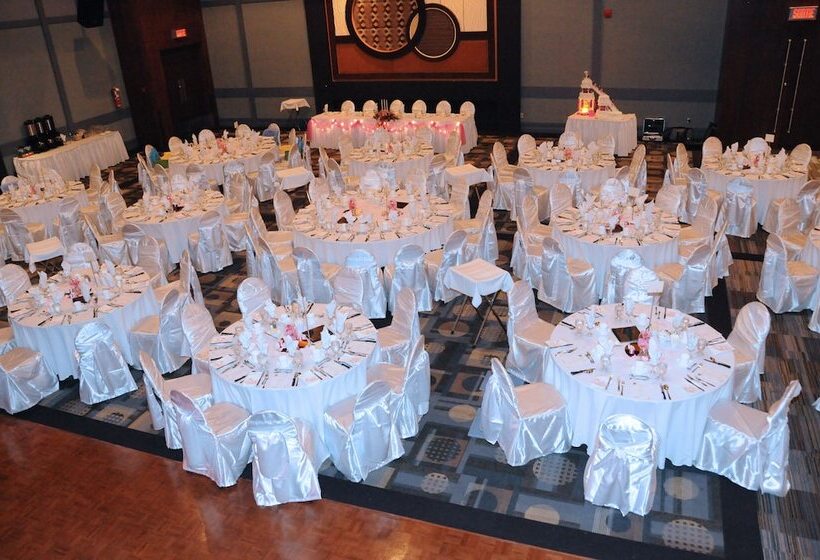 فندق Universel, Centre De Congres Riviereduloup