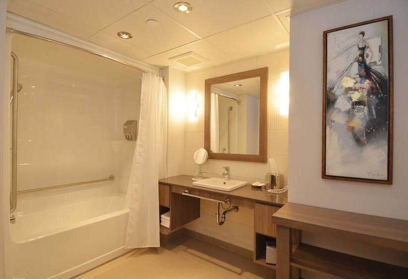 فندق Universel, Centre De Congres Riviereduloup