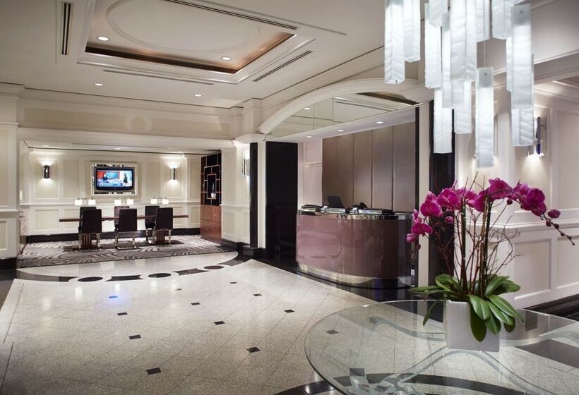 Vogue Hotel Montreal Downtown, Curio Collection By Hilton