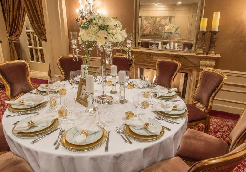 Wedgewood Hotel & Spa   Relais & Chateaux